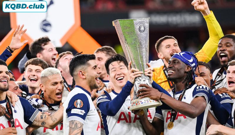 Tottenham Hotspur - Hành trình từ truyền thống đến hiện đại